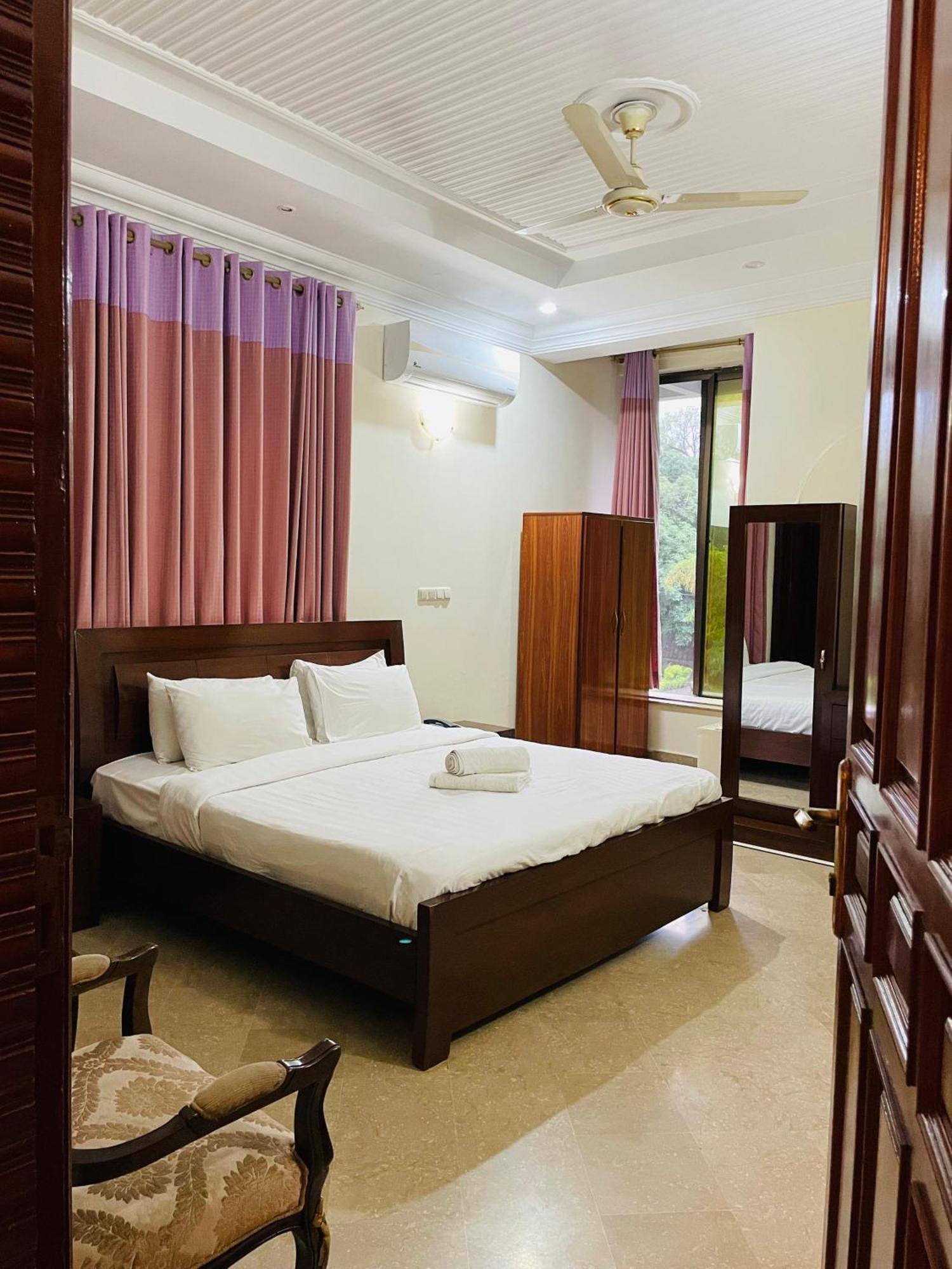 Executive Galaxy Guest House Islamabad Exterior foto